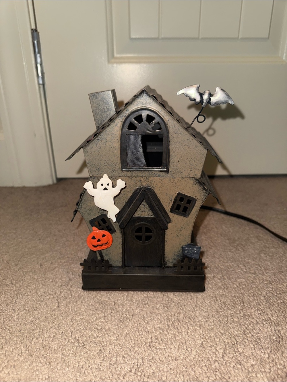 Haunted House Halloween Decor with Ghost & Pumpkin wax warmer
